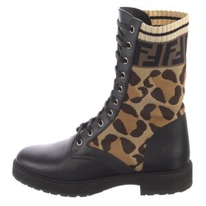 🐆FENDI COMBAT BOOTS LEOPARD 🐆 PREOWNED SIZE-9